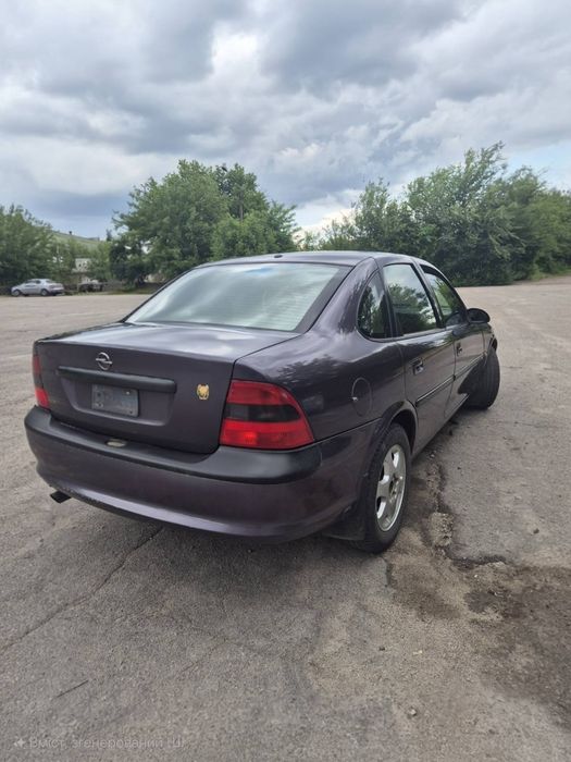 Опель вектра В. 2.0 л.