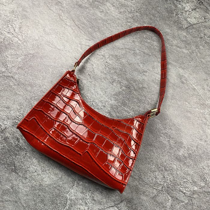 Модна невелика сумка на плече сумочка багет міні жіноча червона