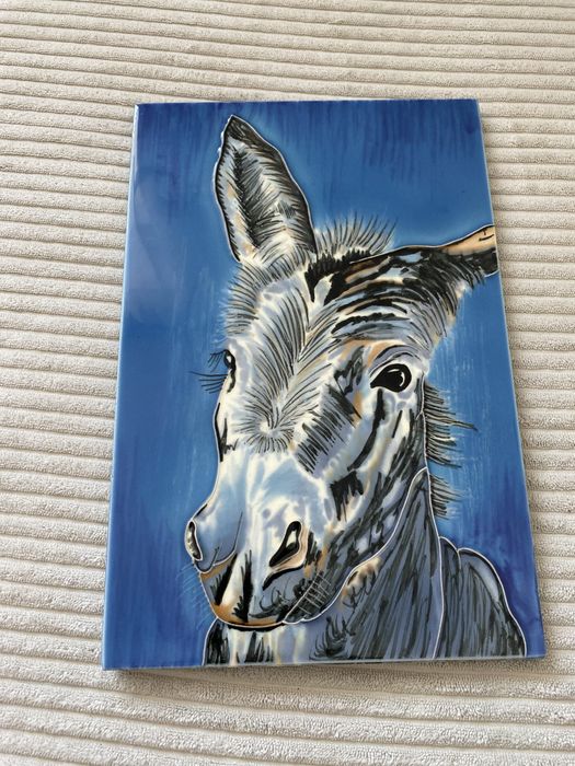 Dekoracyjna płytka ceramiczna z wizerunkiem osła