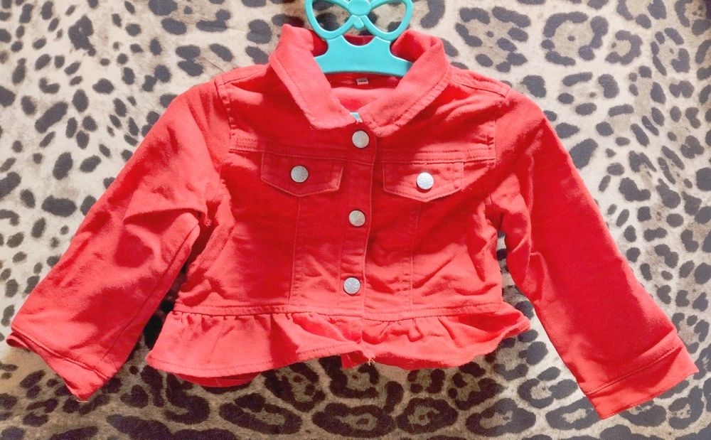 Лёгкая куртка на девочку