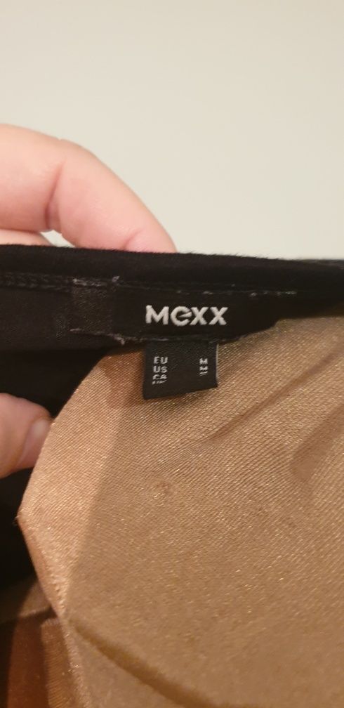 Bluzka mexx M z wycięciem na ramieniu czarna