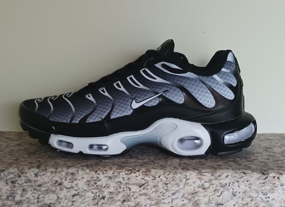 Nike Air Max Plus TN Black Silver White
