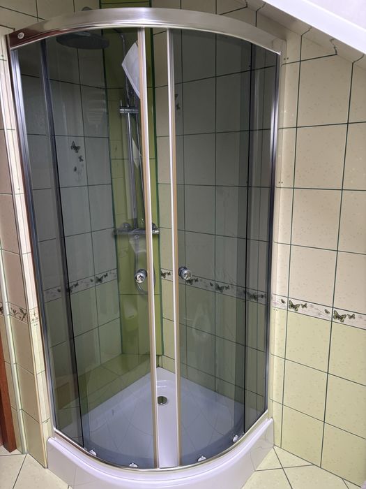 Kabina prysznicowa z brodzikiem 80