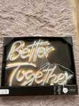 Napis ledowy „Better Together” Tedi