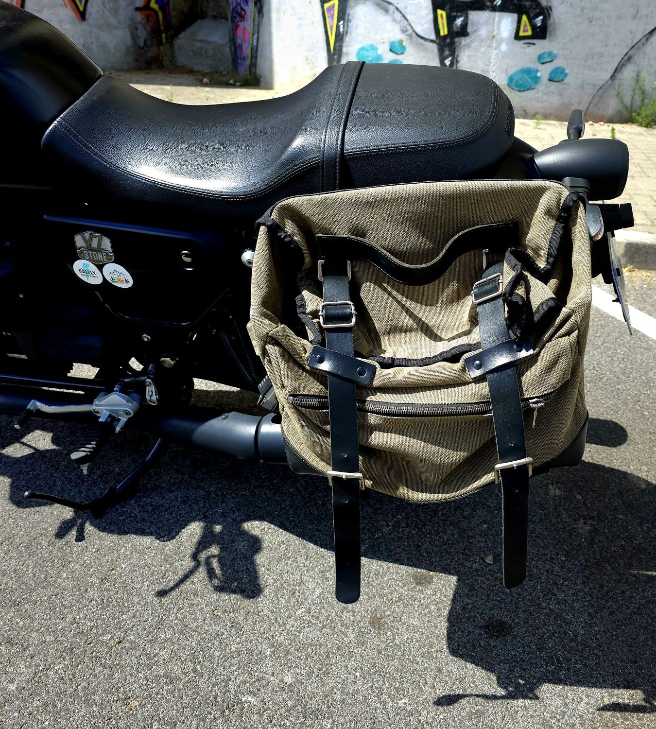 Moto Guzzi V7 Stone 850 – 2021 – 21.847 km – Extras incluídos