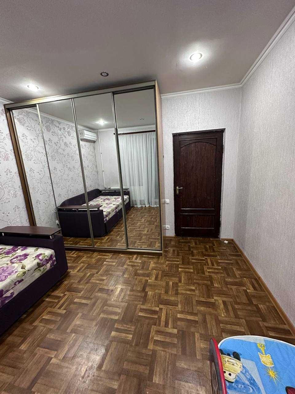 Продам затишну 2к квартиру (51кв.м.) на пр. Металургів