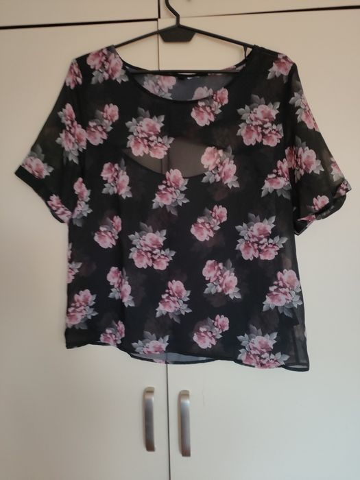 Bluzka czarna w kwiaty