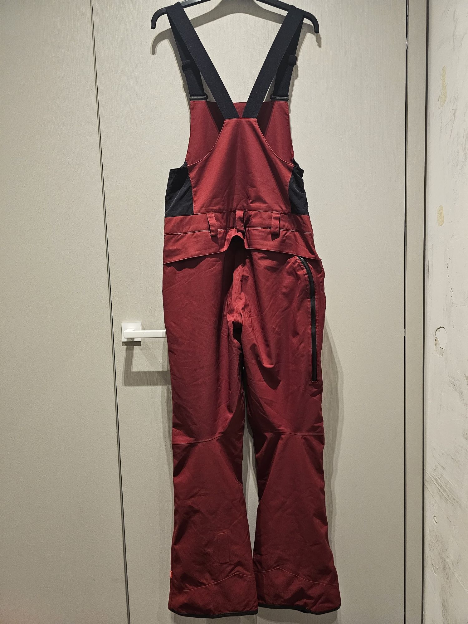 Jak nowe spodnie Volcom 2L Gore-TEX Elm Overall M Red kimmy bib