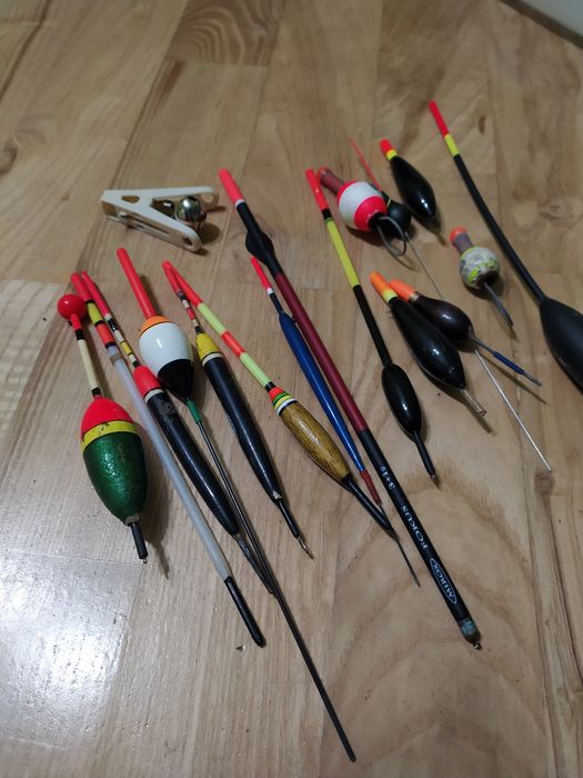 Zestaw spławików oraz bombek