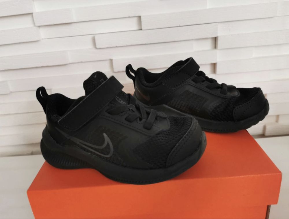 Buty sportowe Nike downshifter 11, czarne adidasy r. 23,5