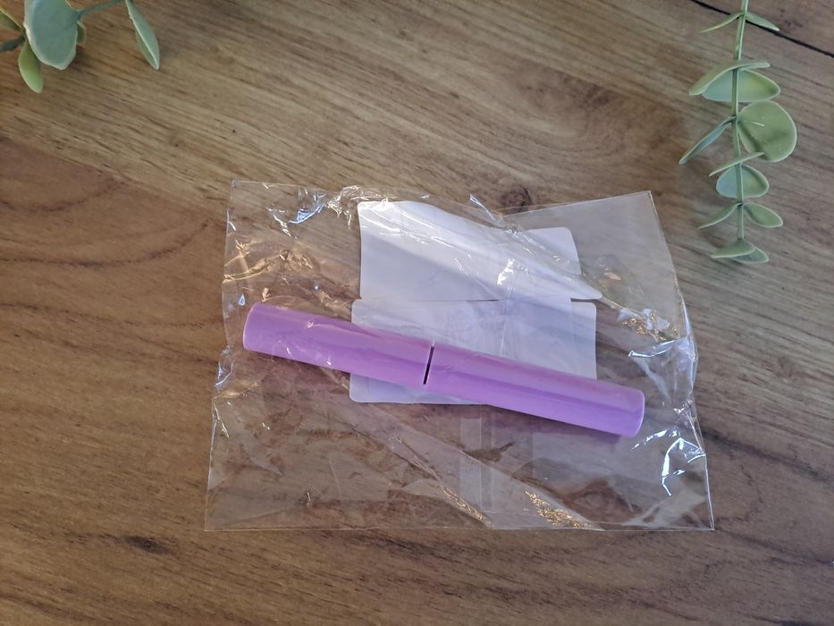 NOWY Czyścik do słuchawek