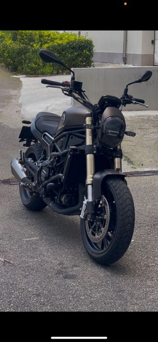 Benelli Leoncino 800