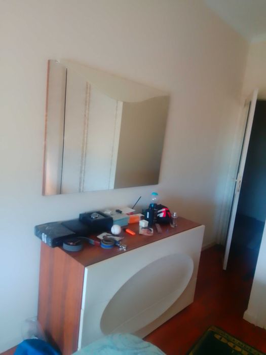 Quarto de casal com 2 anos de uso