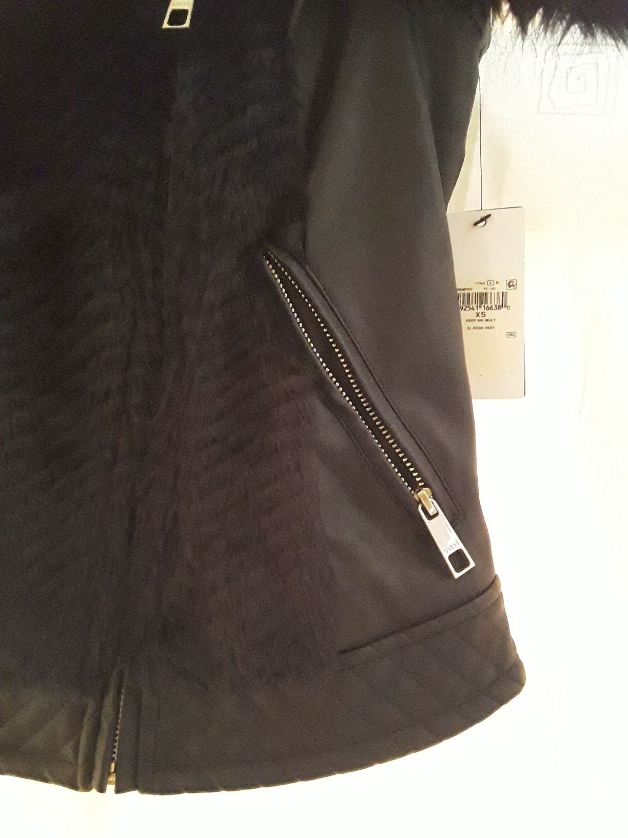 Жилетка  Guess Sleeveless Posh Faux-Fur Vest In оригінал