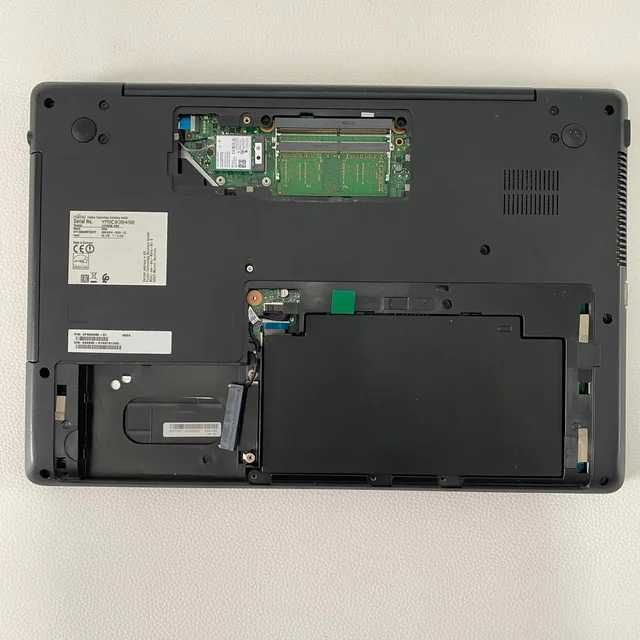 Computador portátil Fujitsu LIFEBOOK A556 i5-6200