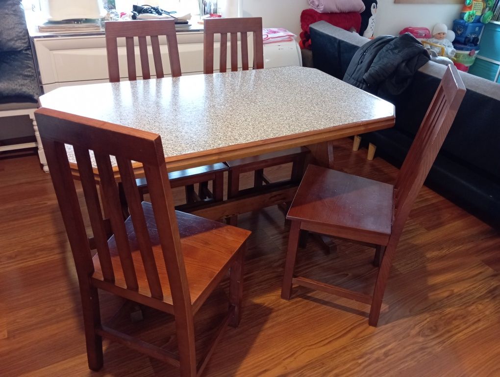 Mesa de cozinha c 4 cadeiras (madeira maciça)