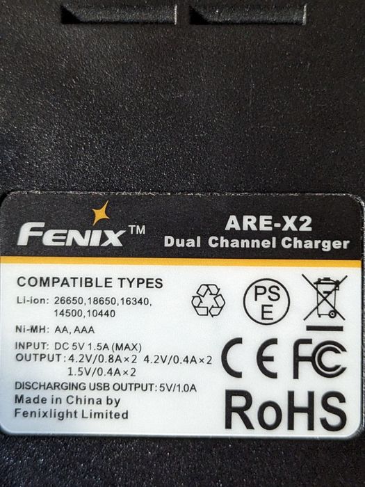 Ładowarka Fenix ARE-X2 (Li-ion, 18650, AA, AAA)