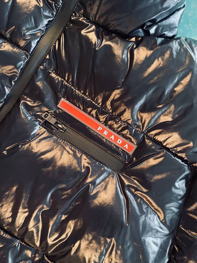 Куртка prada.