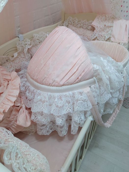 Эксклюзивная люлька переноска для выписки или крестин.