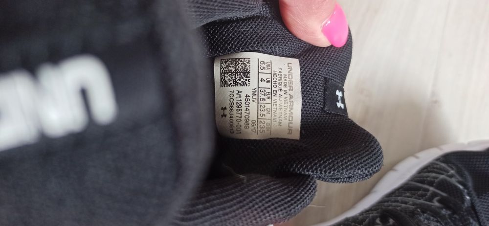 Buty sportowe Under Armour 37,5