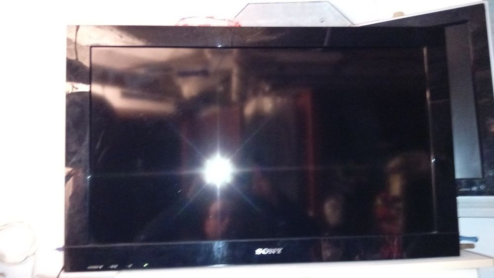 Tv sony bravia para quem queira arranjar
