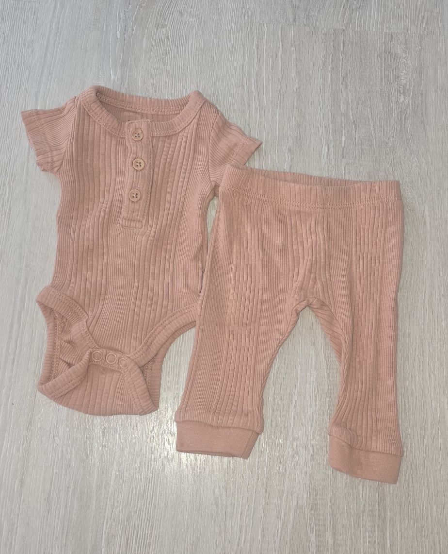 Zestaw body I spodenki