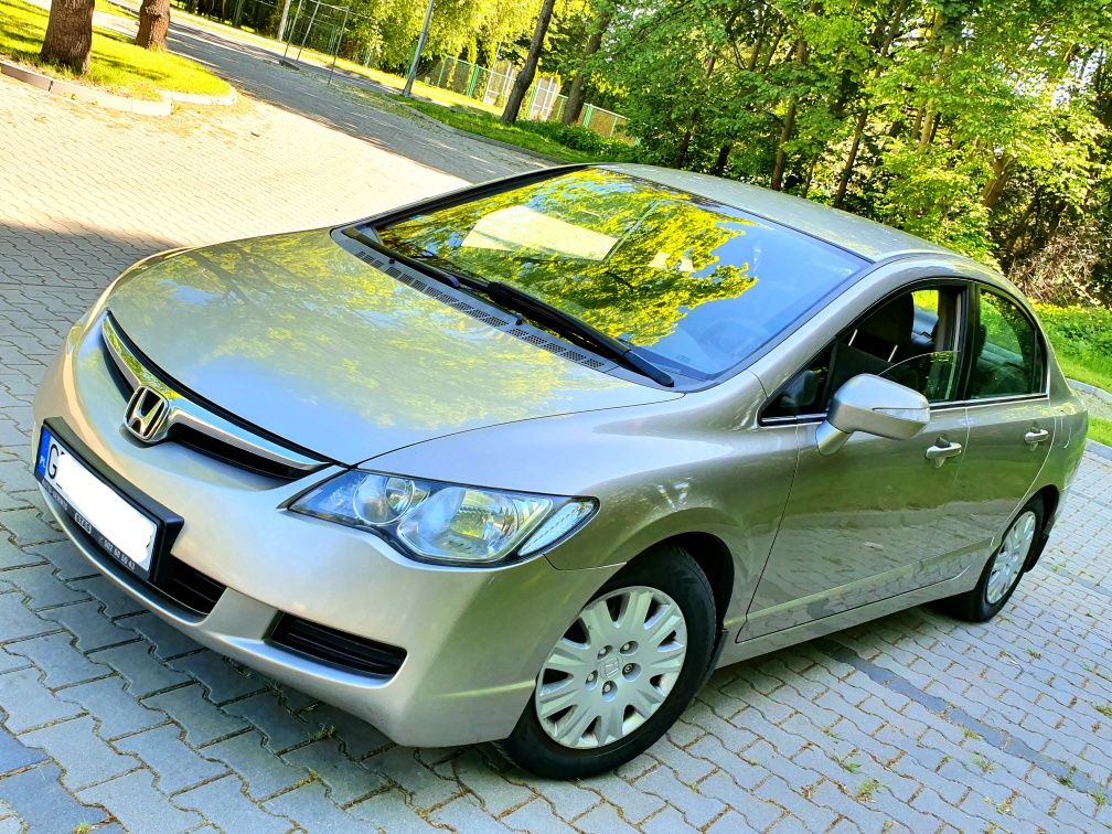 Honda Civic 1.8 i-VTEC * Sedan * 6 biegów * Salon PL * Zadbana !!