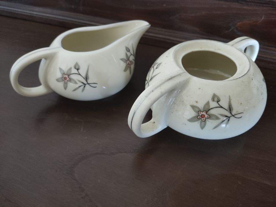 Leiteira e Açucareiro de porcelana Vista Alegre, linhas Art Deco