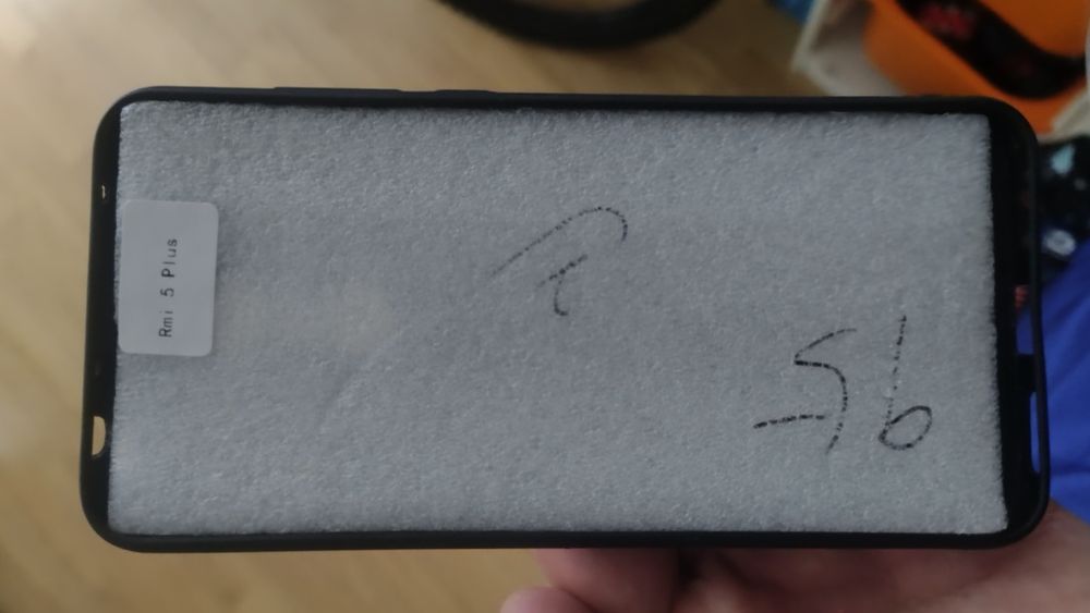 Продам чехол на Xiaomi redmi 5 plus