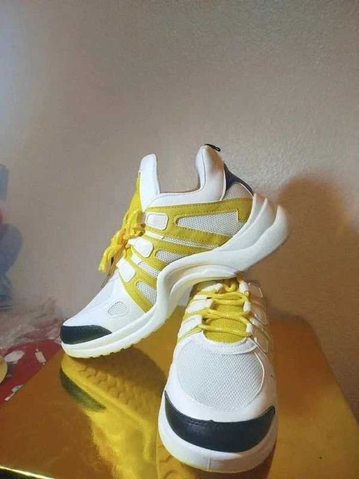 Sapatilhas Branco/Amarelo/Azul - 39 - Novas!!