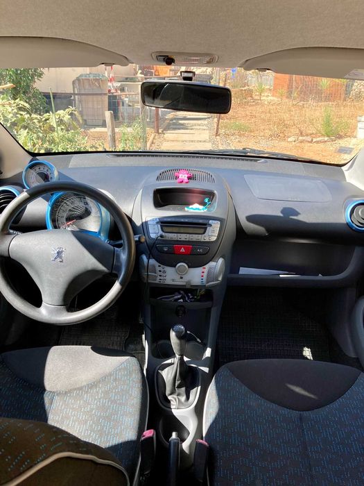 Peugeot 107 em excelente estado geral, económico, fiável