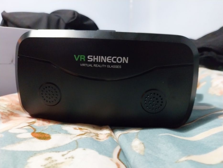 Vendo oculos virtuais novos usados  1 vez