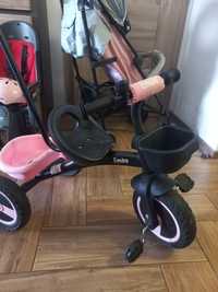 Rowerek trzykołowy dla dziewczynki