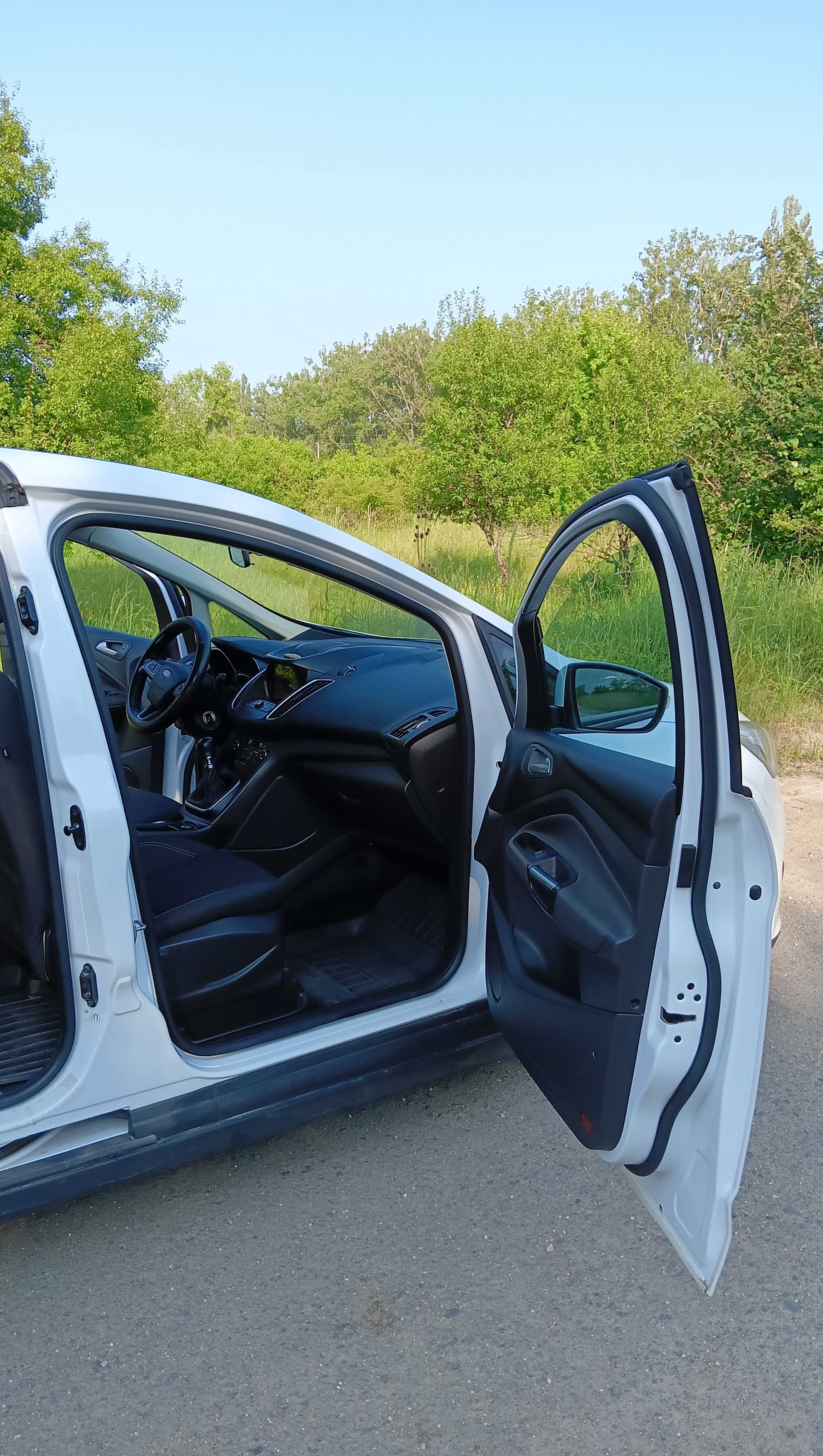 Автомобіль Ford Grand C-Max