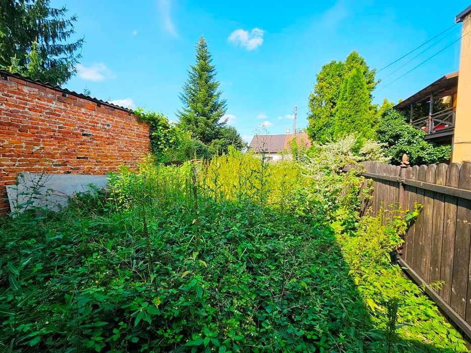 Двокімнатна квартира особнякового типу з окремим подвір'ям...