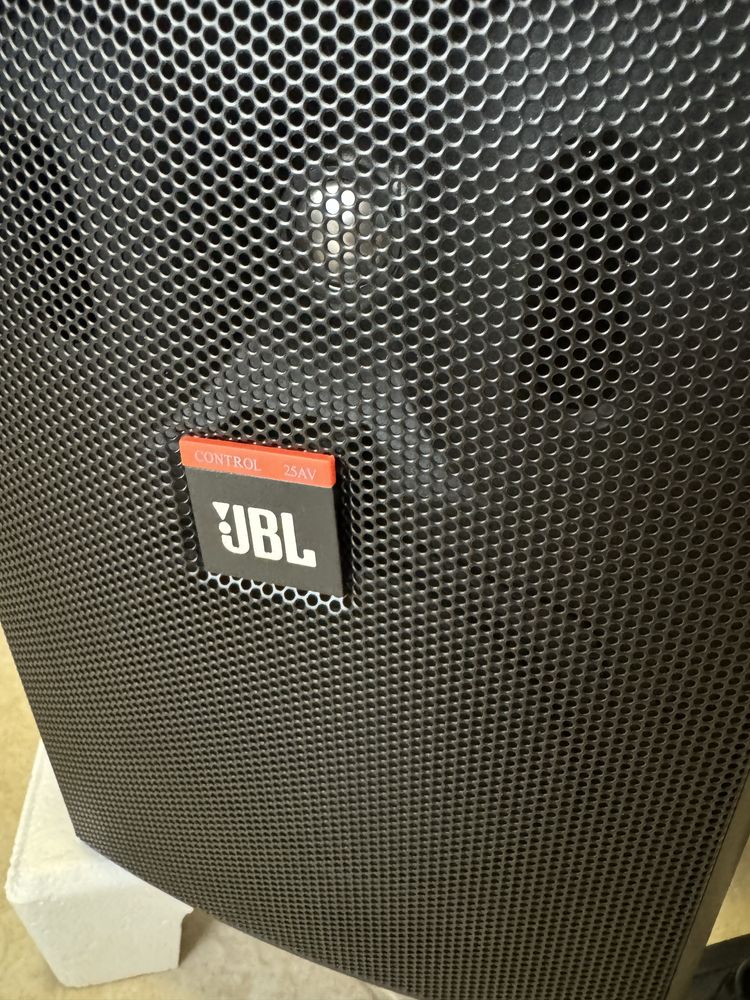 Настінна акустична система JBL Control 25AV 100V або 8ом, фоновий звук