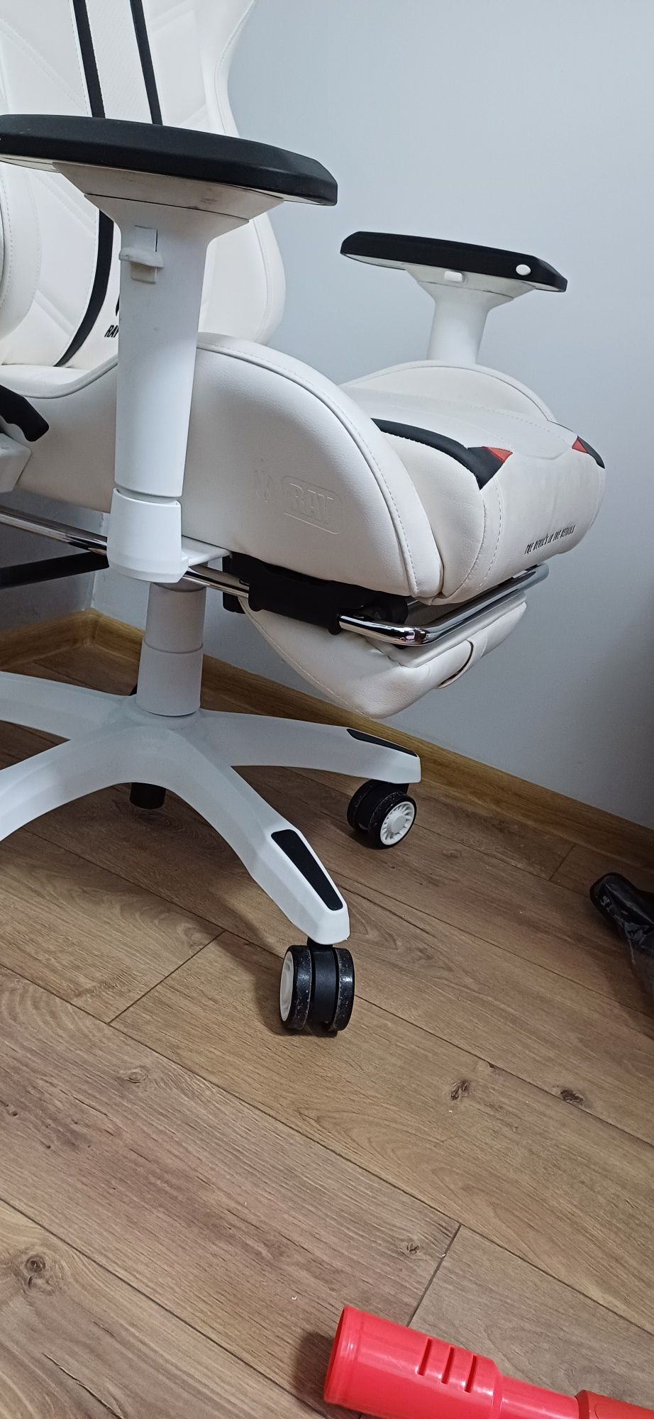 Diablo X-RAY 2.0 Normal + biały podnóżek. Fotel gamingowy stan wzorowy