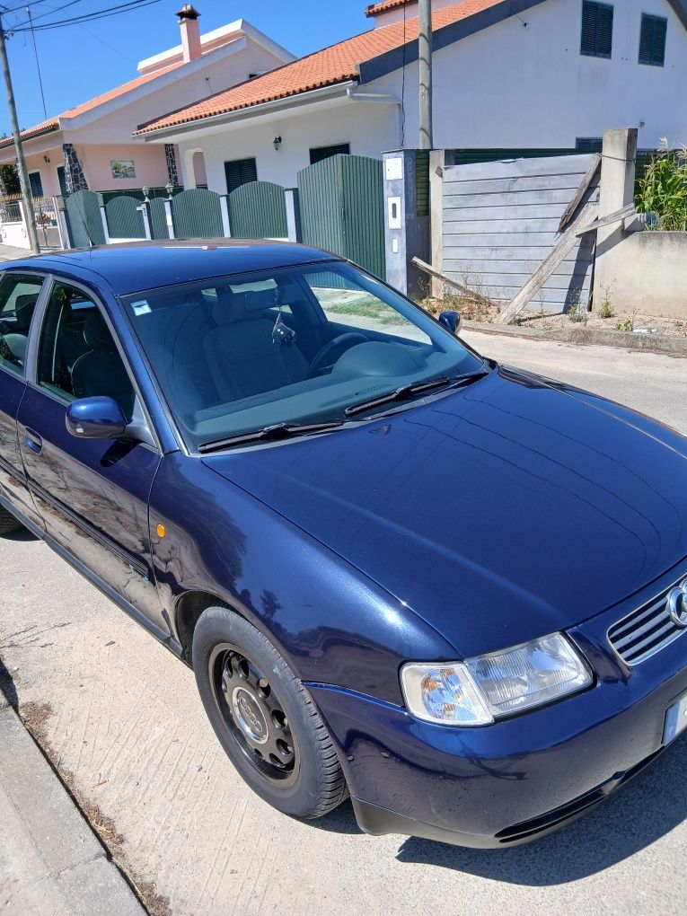 Audi em bom estado