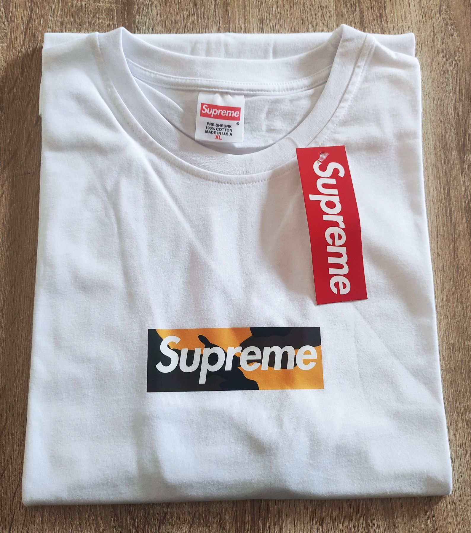 T-shirt Supreme nova