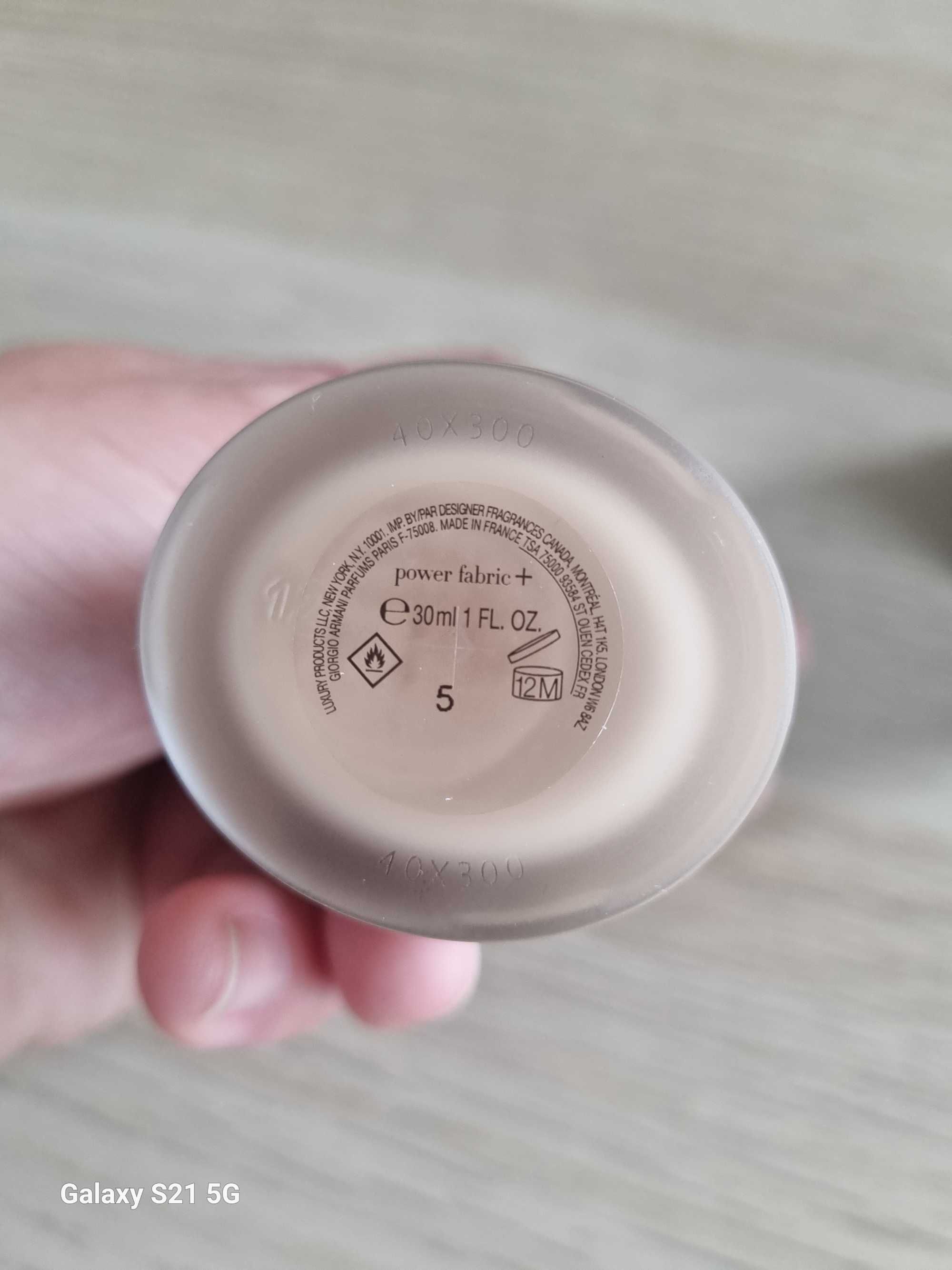 Puder matujący Giorgio Armani power fabrie + numer 5