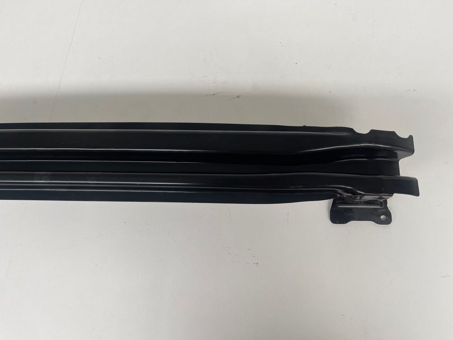 Volkswagen Passat B8 Belka Pod Zderzak Tył