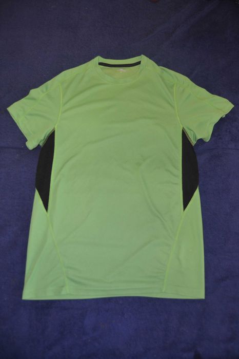 Ярко-салатовая термо футболка от известного бренда CRANE! Размер:L-48!