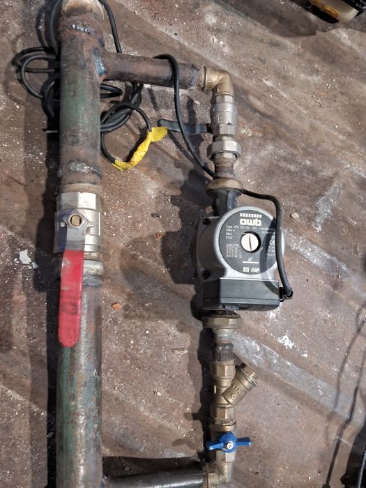 Продам бойпас на опалення з циркуляційним насосом