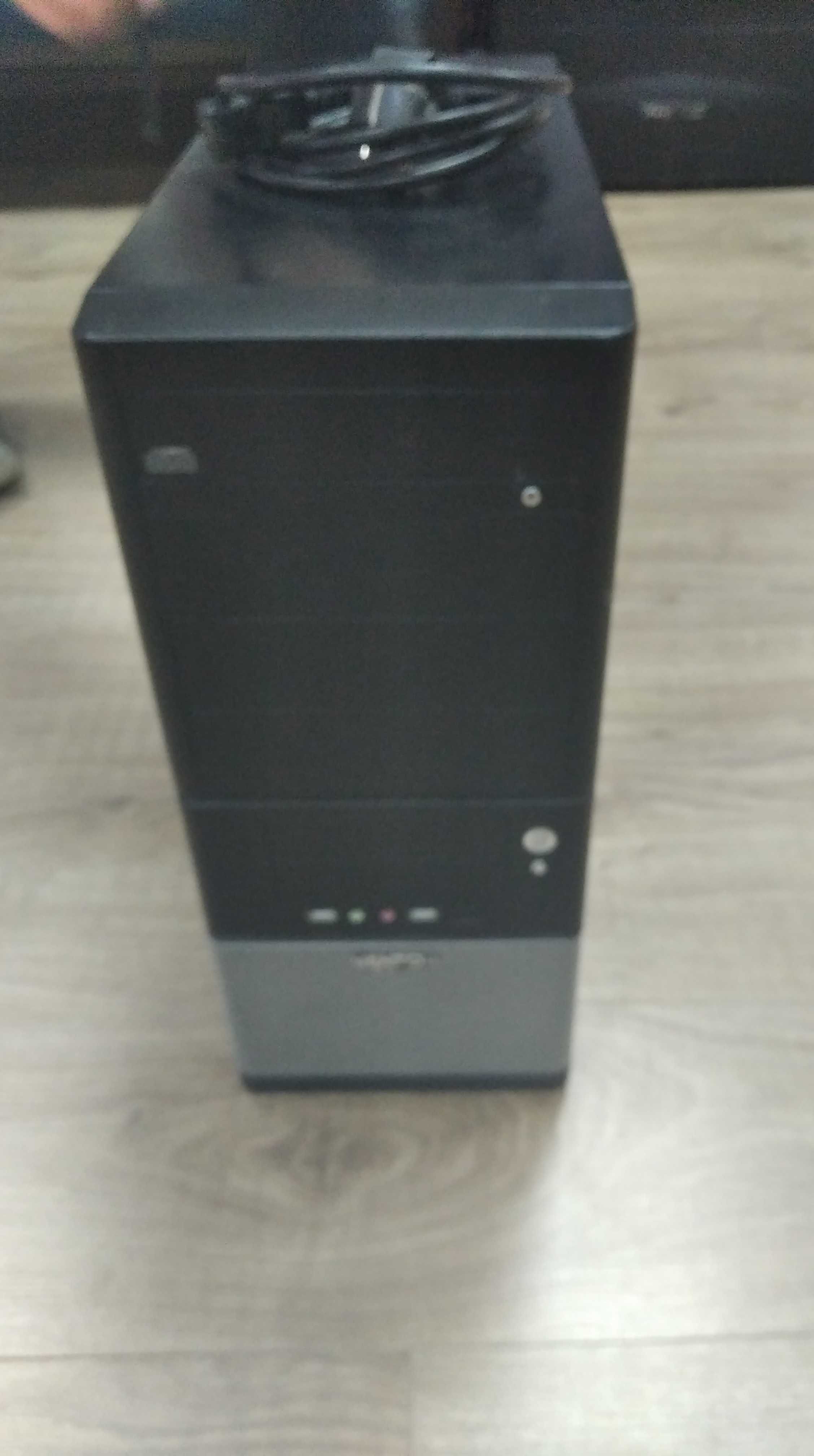 Продам б/у компьютер