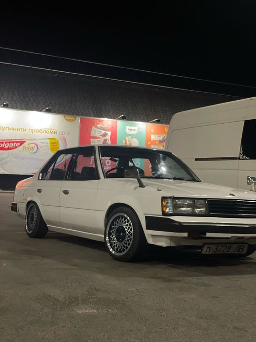 Toyota Corona tt142