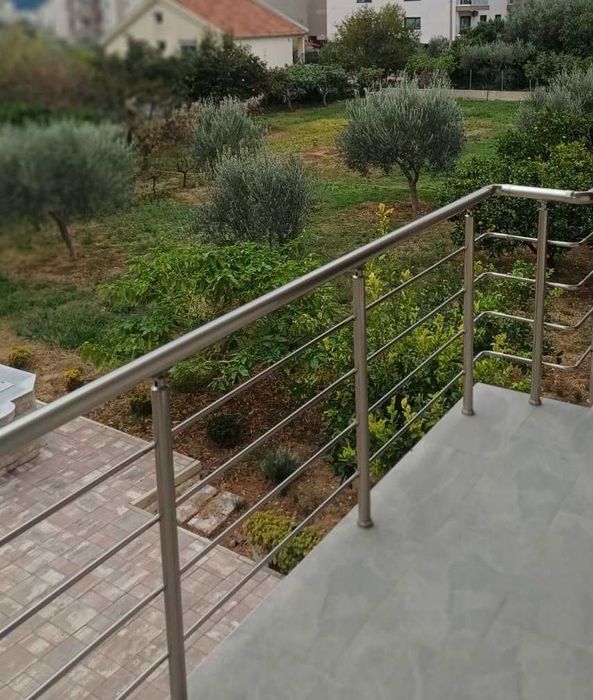 Бар. Илино. 180м - второй круг с заправками, 570м - МОРЕ. 350м маркеты