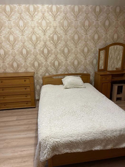 1к квартира м. Защитников Украины ул. Бр. Потемкин.