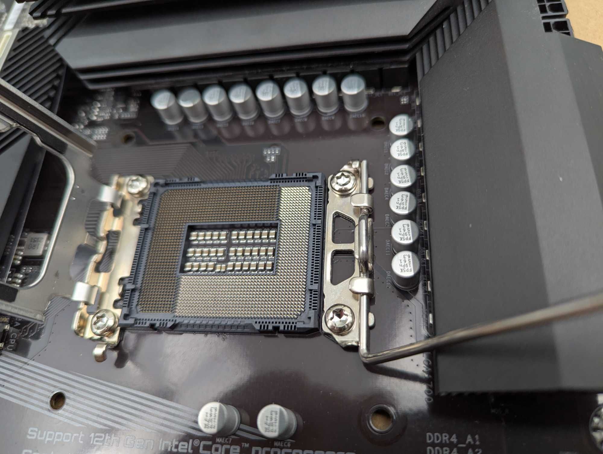 Gigabyte Z690 UD AX DDR4 LGA1700 PCIe5