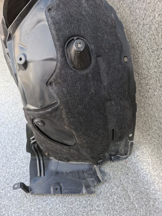 *BMW X1 U11 nadkole prawe przednie Oryginał