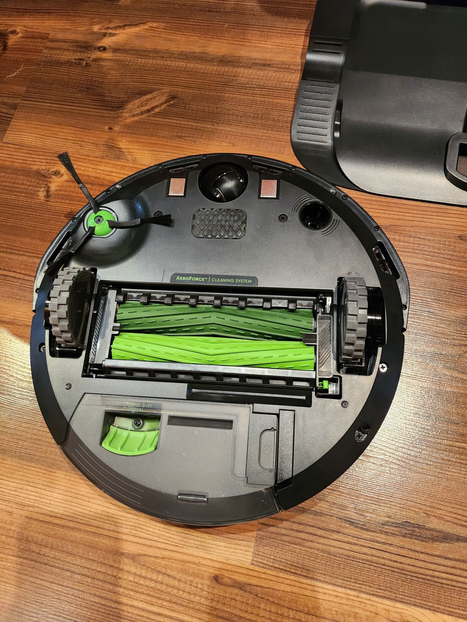 Odkurzacz automatyczny robot sprzątający iRobot Roomba i5+